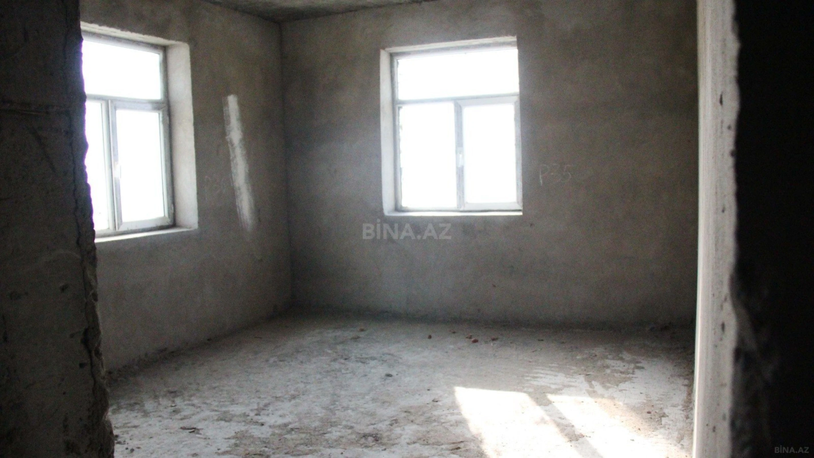 Satılır 3 otaqlı mənzil 132 m²