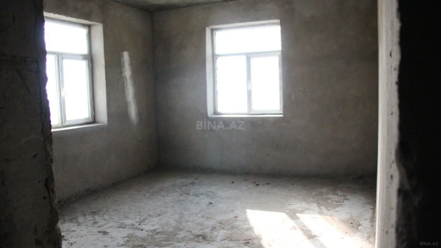 Satılır 3 otaqlı mənzil 132 m²