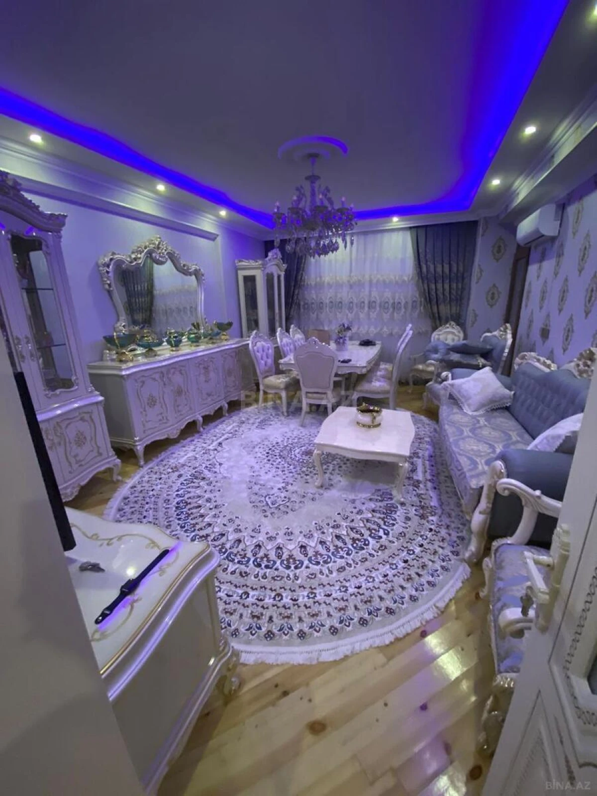 Kirayə verilir 2 otaqlı mənzil 65 m²