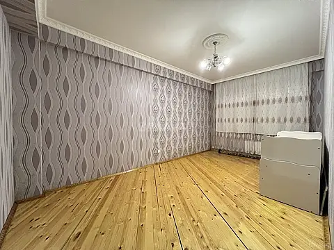 Satılır 4 otaqlı mənzil 97 m²