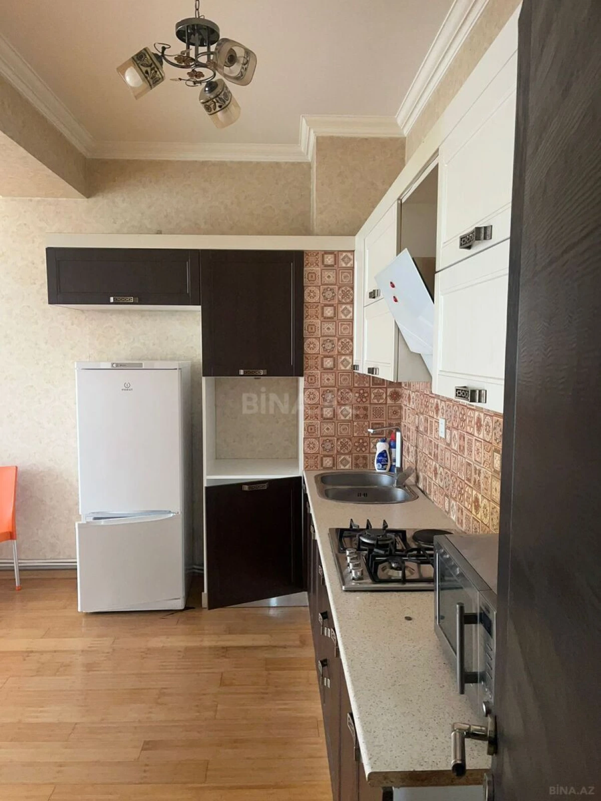 Kirayə verilir 2 otaqlı mənzil 60 m²
