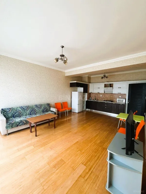 Kirayə verilir 2 otaqlı mənzil 60 m²