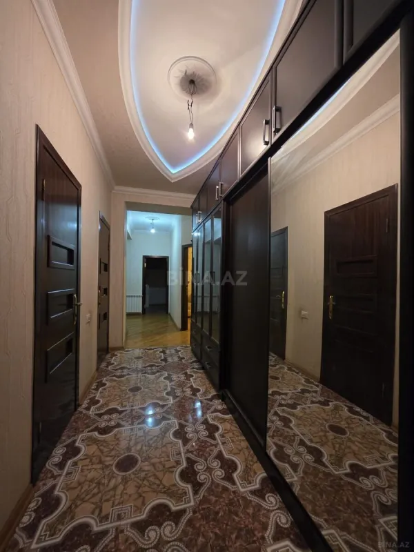 Satılır 3 otaqlı mənzil 112 m²