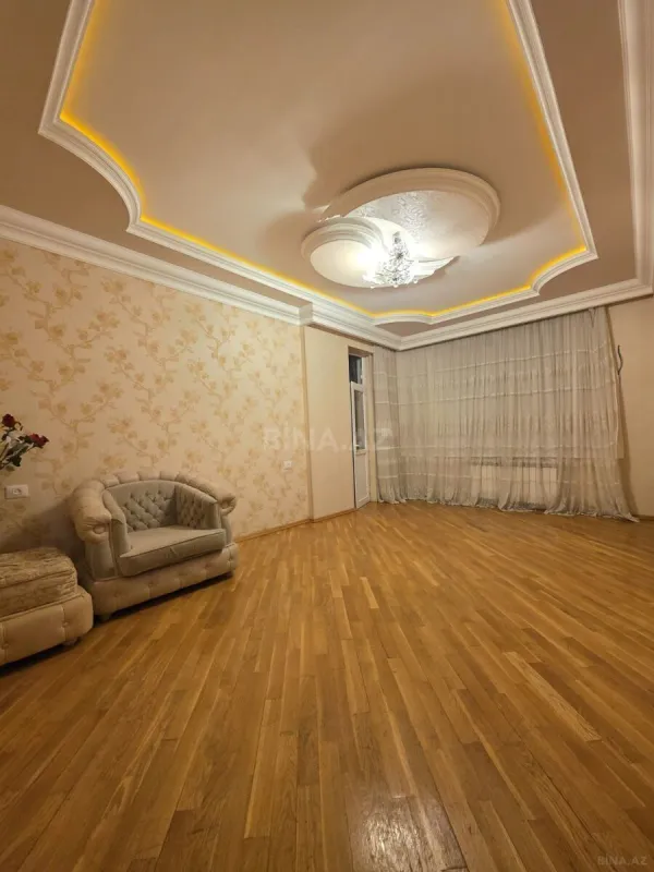 Satılır 3 otaqlı mənzil 112 m²