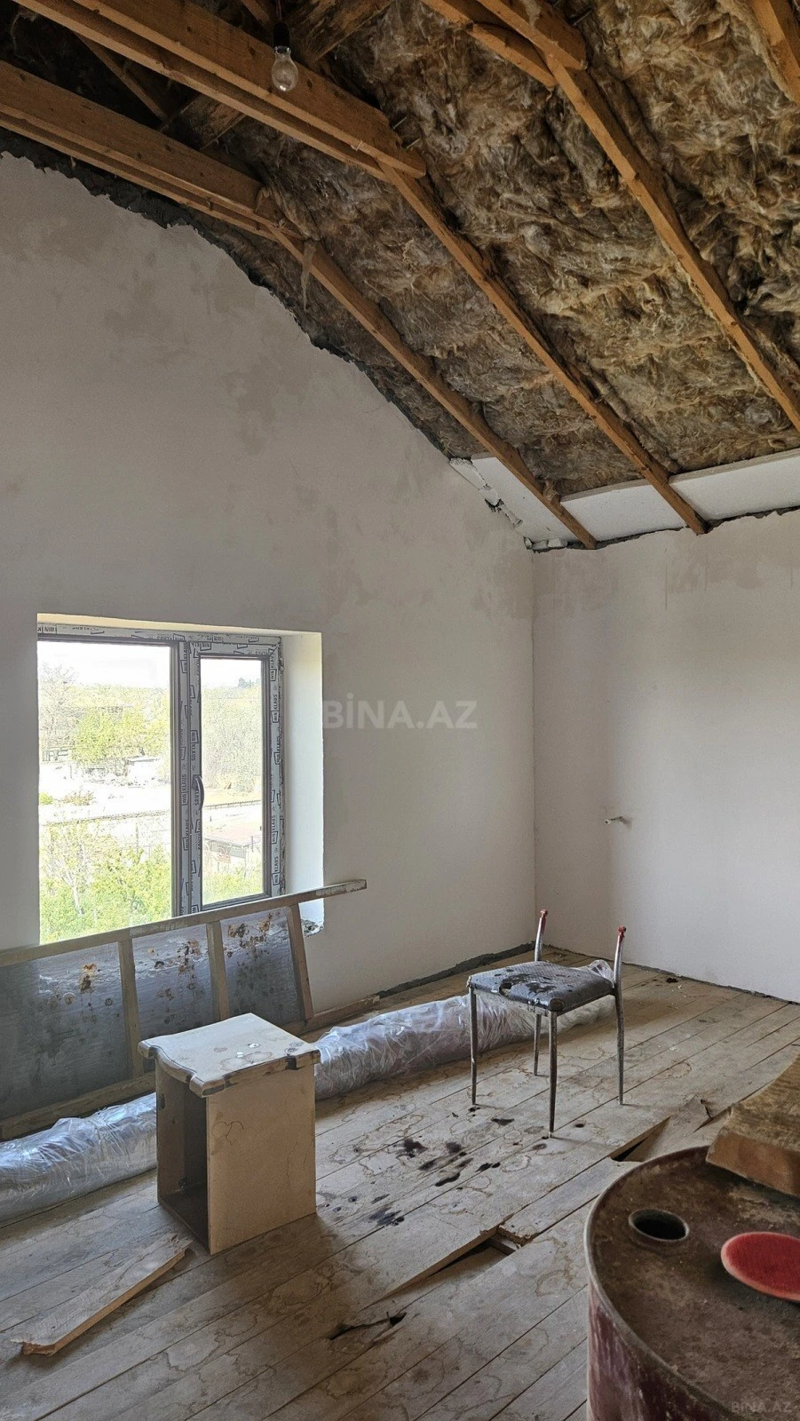 Satılır 5 otaqlı həyət evi 300 m²