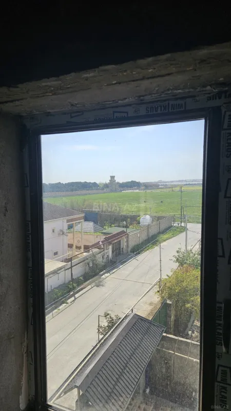 Satılır 5 otaqlı həyət evi 300 m²