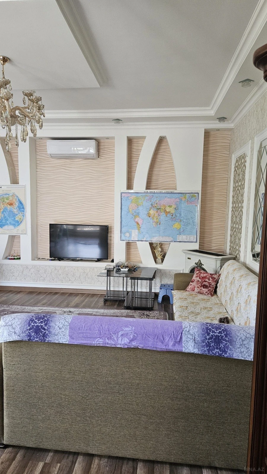 Satılır 5 otaqlı həyət evi 300 m²