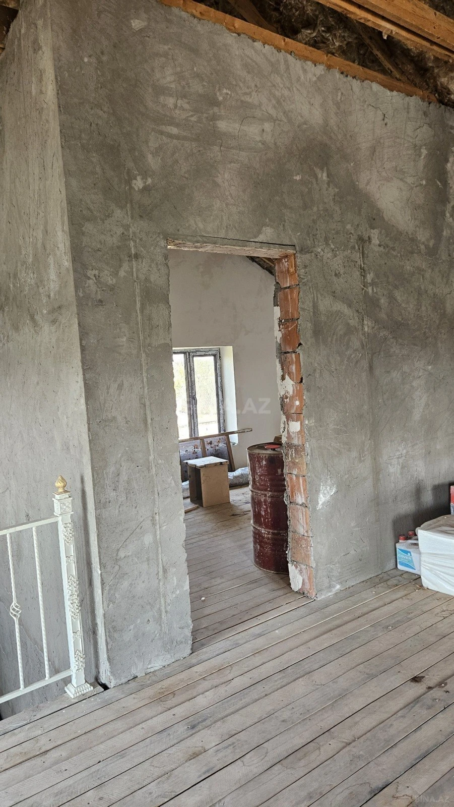 Satılır 5 otaqlı həyət evi 300 m²