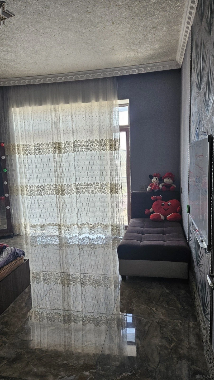 Satılır 5 otaqlı həyət evi 300 m²