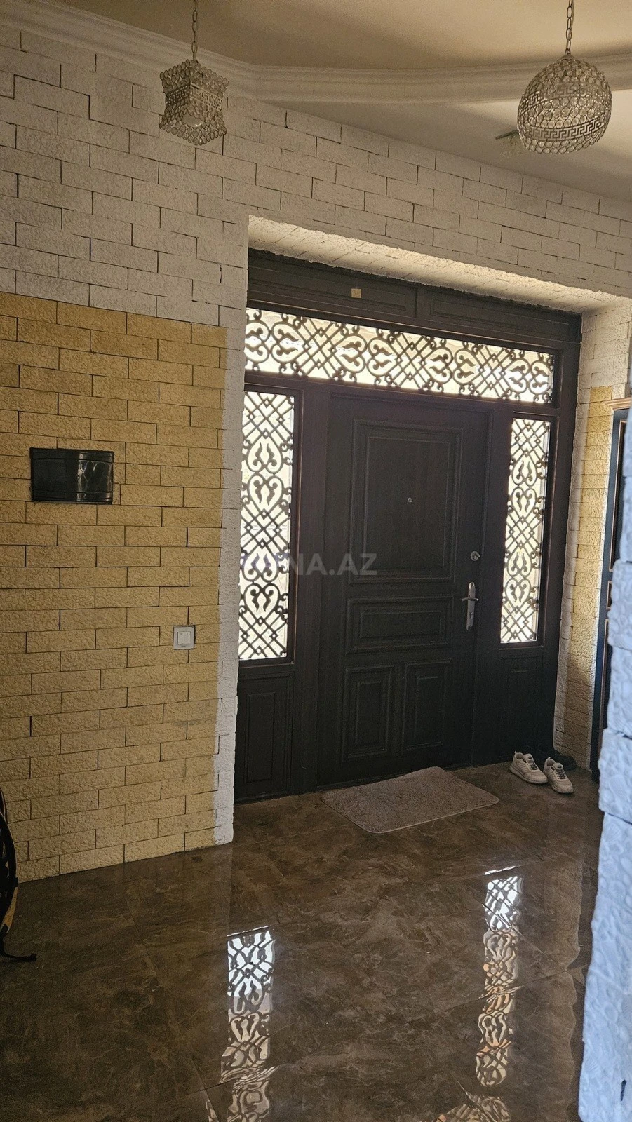 Satılır 5 otaqlı həyət evi 300 m²