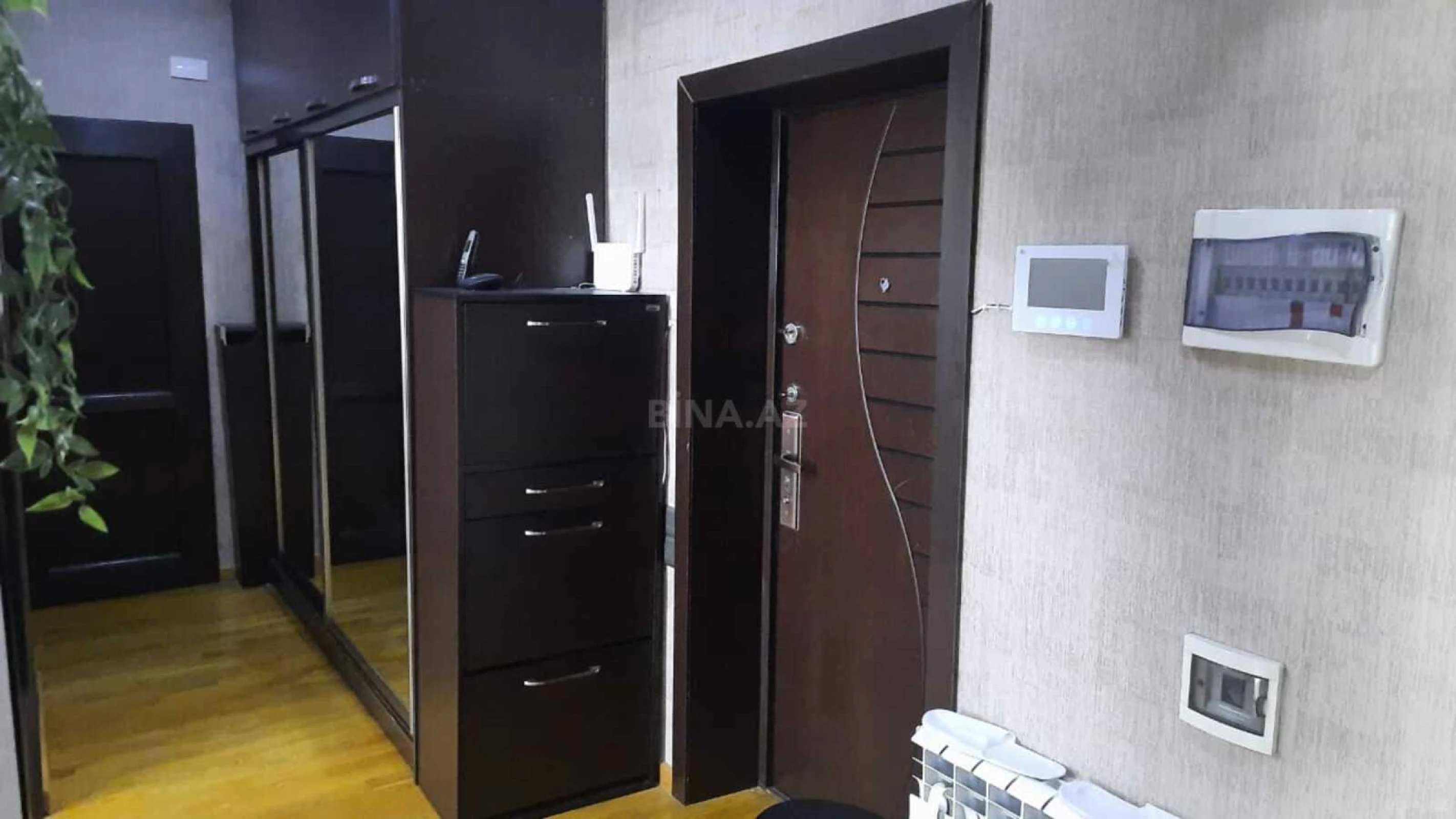Satılır 3 otaqlı mənzil 95 m²