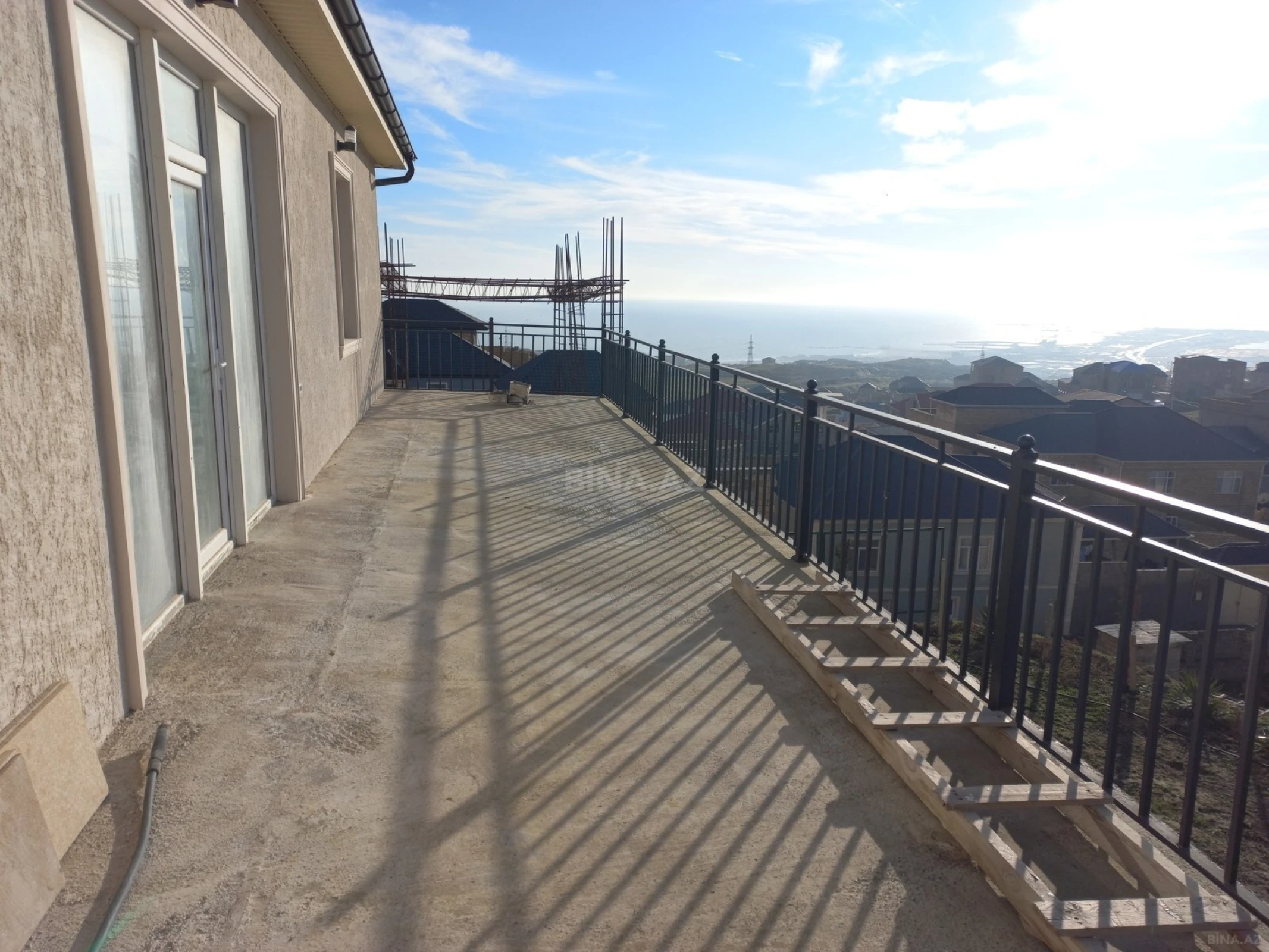 Satılır 4 otaqlı həyət evi 140 m²