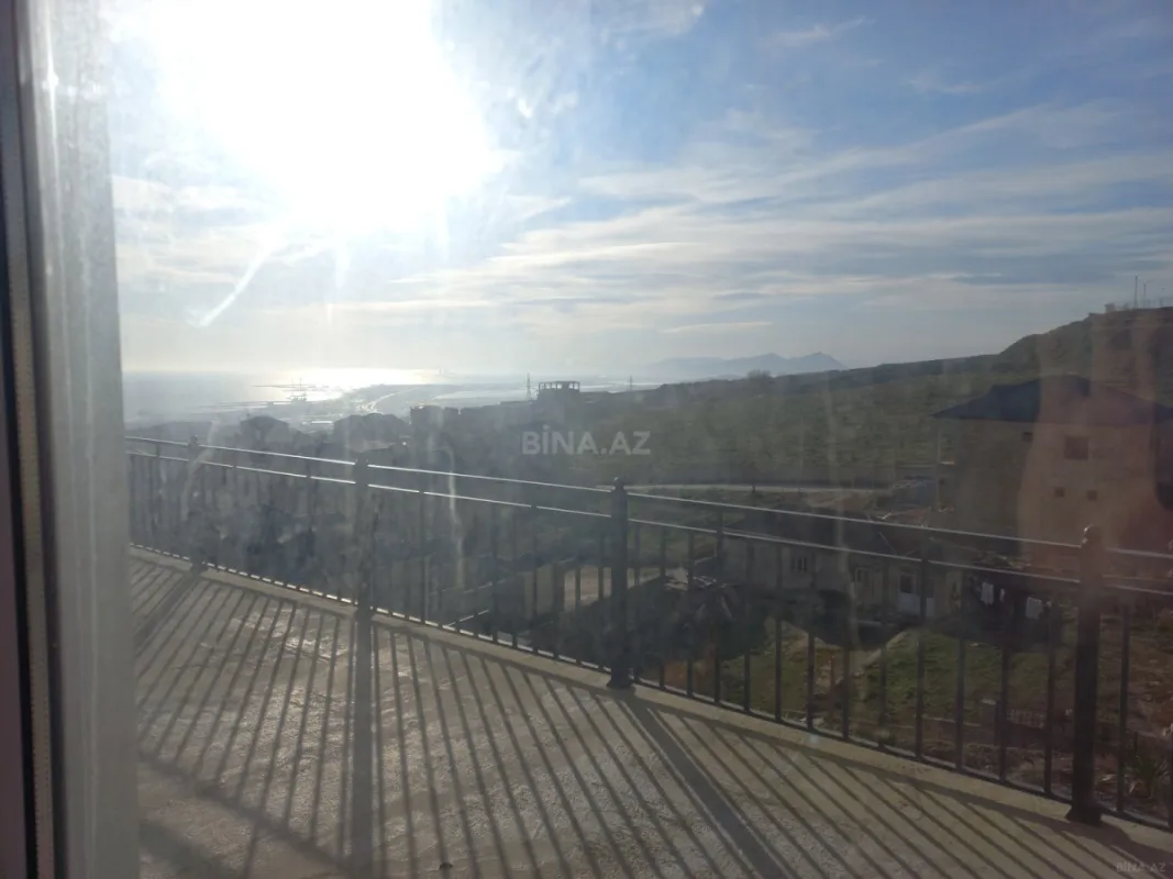 Satılır 4 otaqlı həyət evi 140 m²