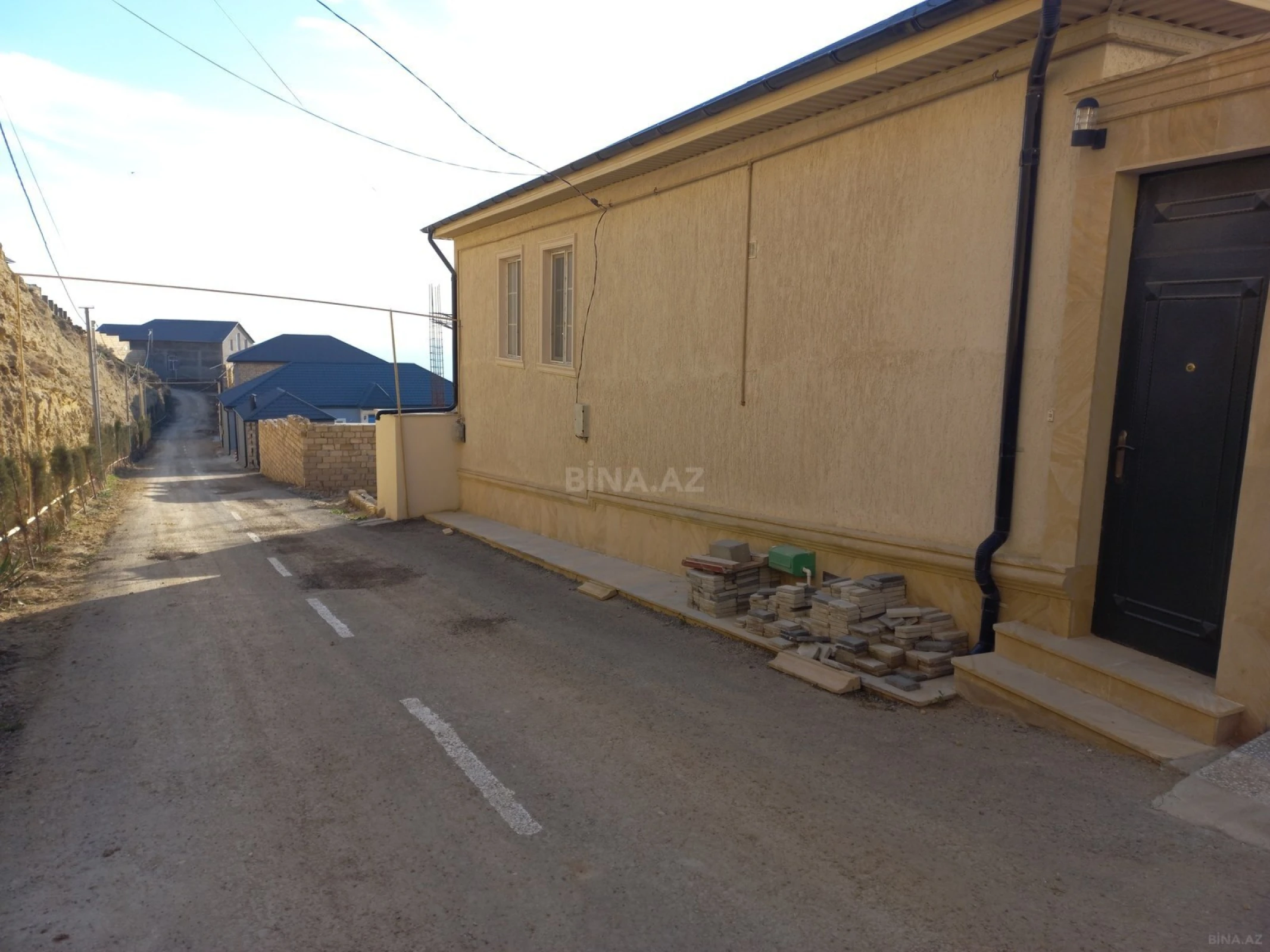 Satılır 4 otaqlı həyət evi 140 m²