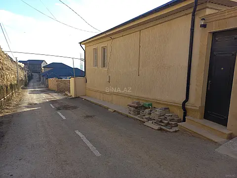 Satılır 4 otaqlı həyət evi 140 m²