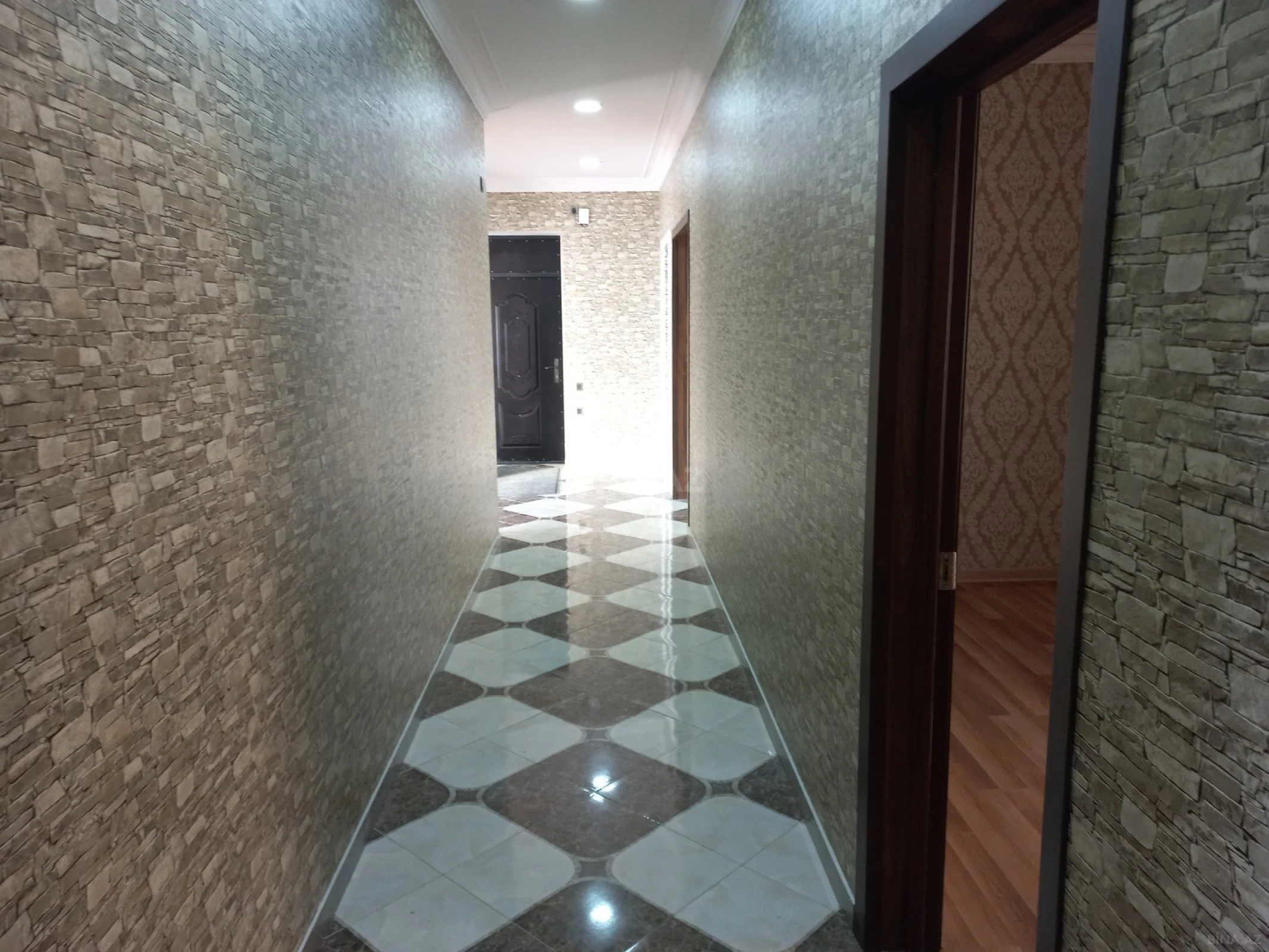 Satılır 4 otaqlı həyət evi 140 m²