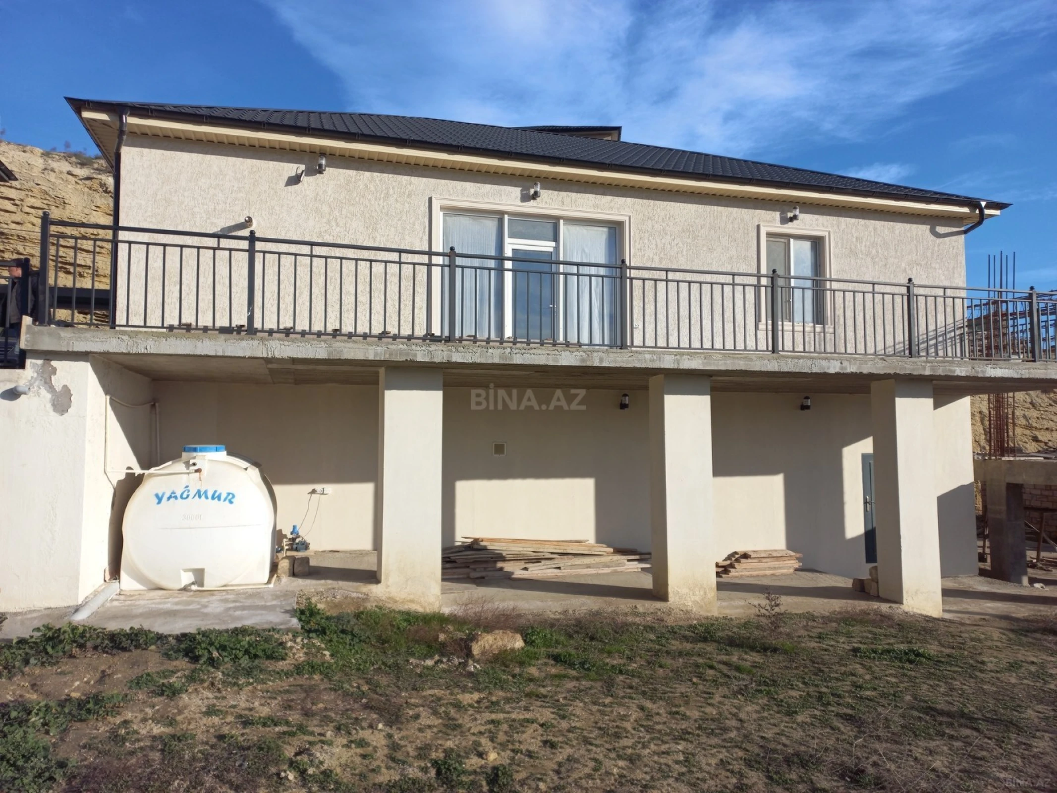 Satılır 4 otaqlı həyət evi 140 m²