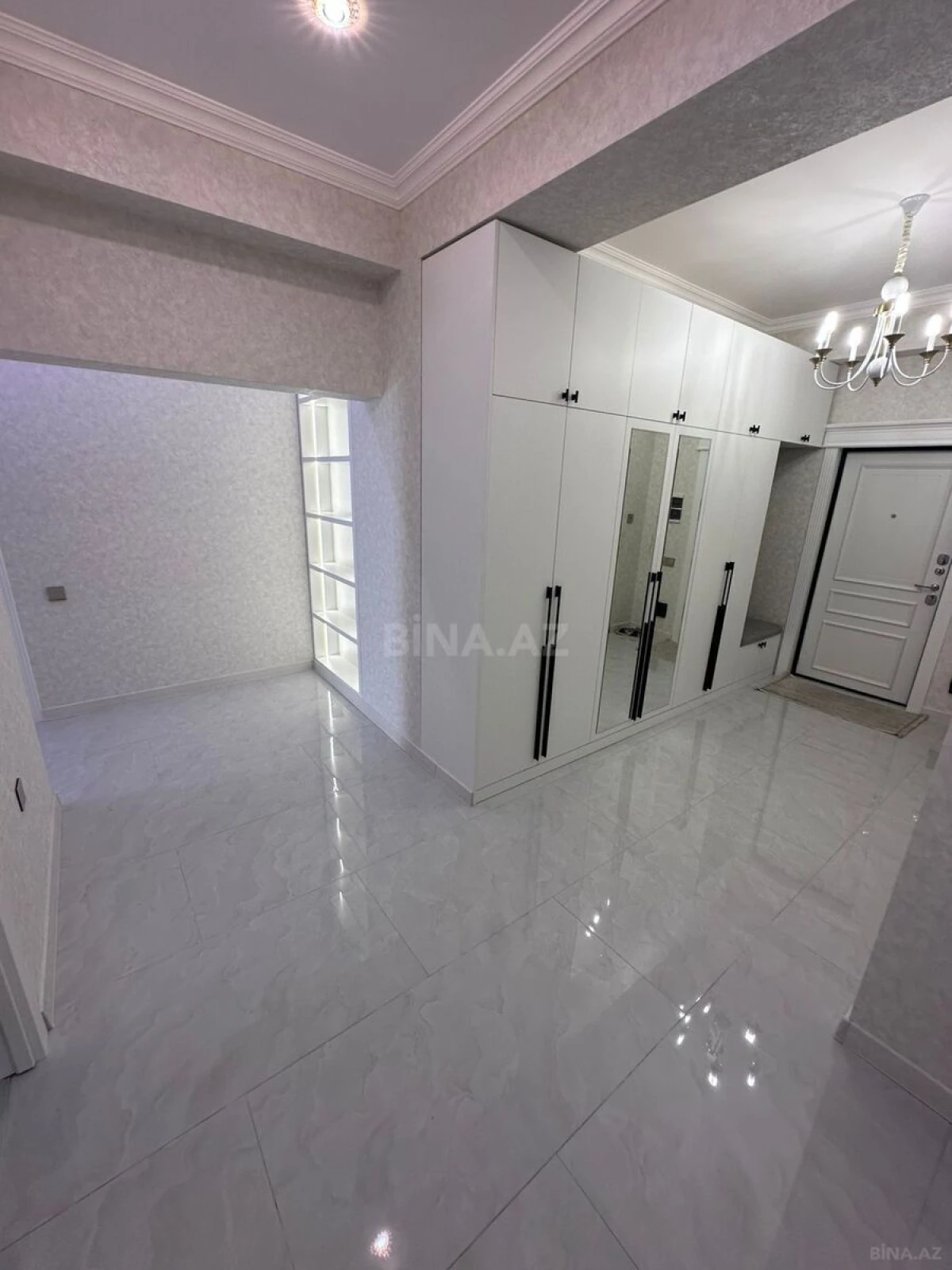 Kirayə verilir 3 otaqlı mənzil 123 m²