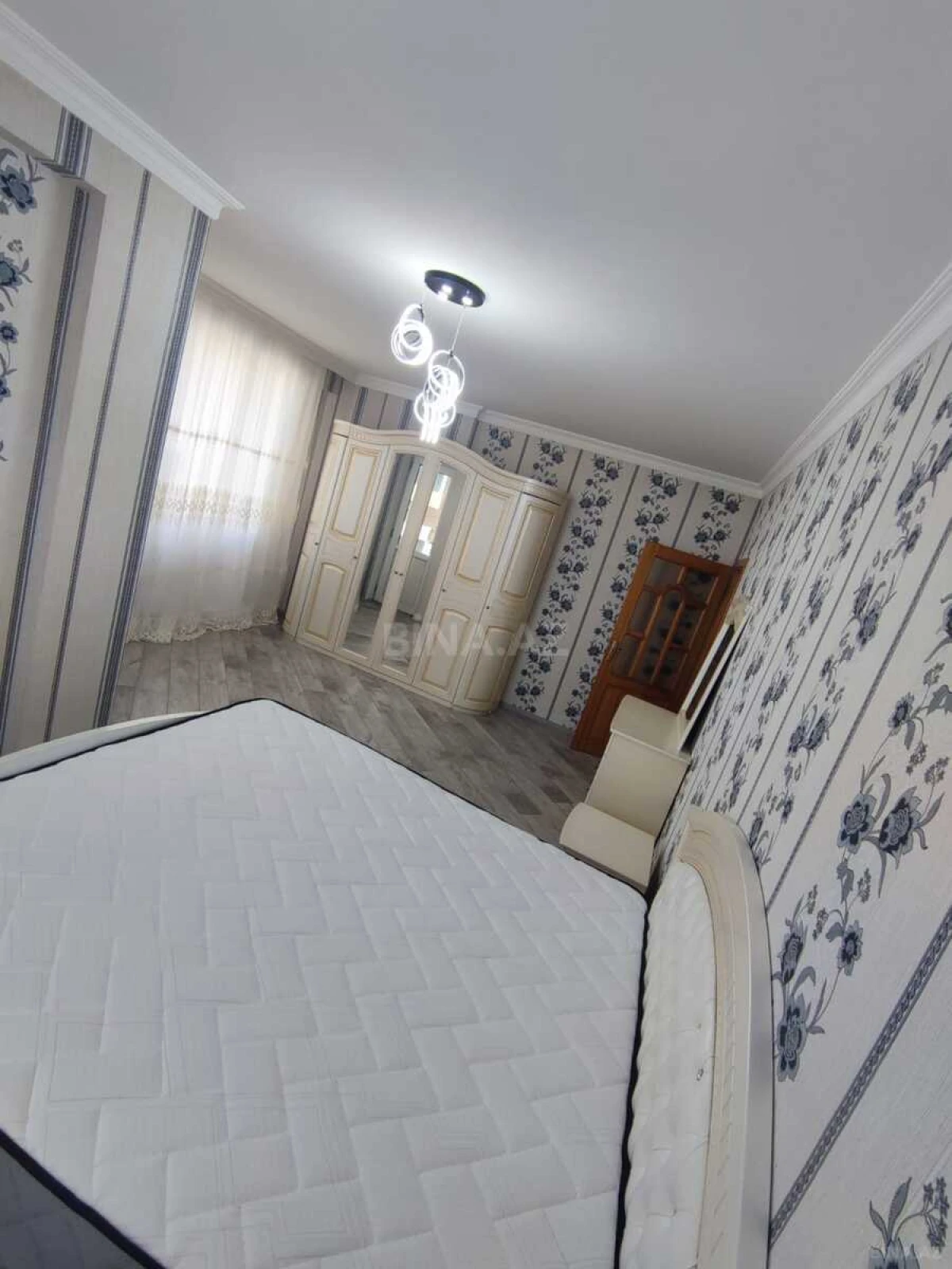 Kirayə verilir 3 otaqlı mənzil 110 m²