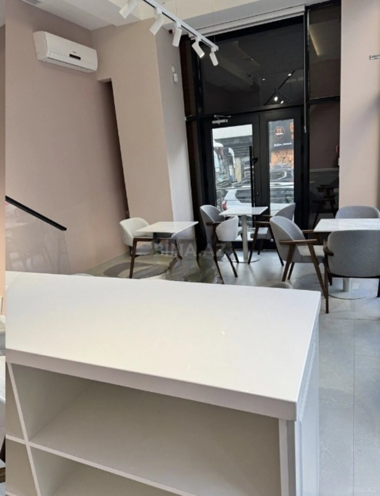 Kirayə verilir obyekt 88 m²