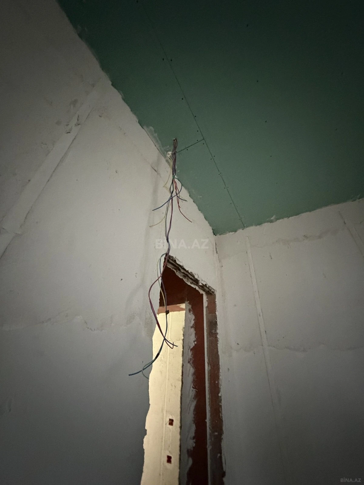 Satılır 3 otaqlı mənzil 103 m²