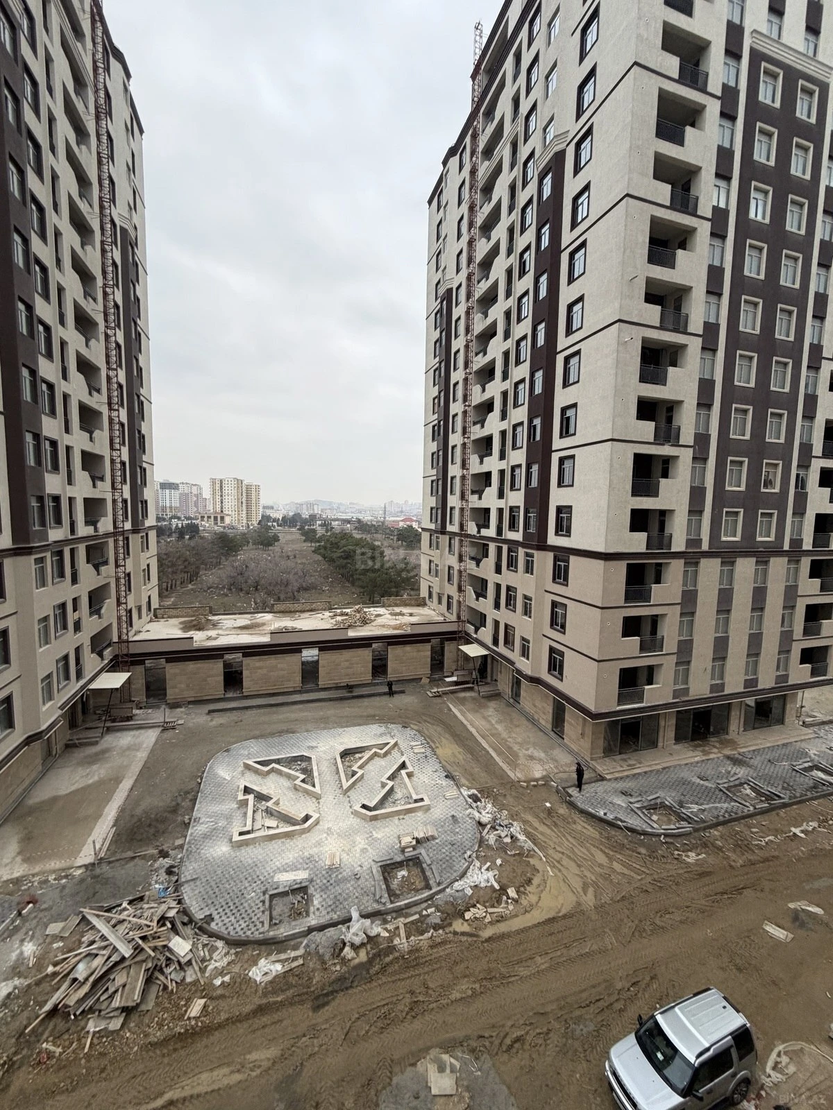 Satılır 3 otaqlı mənzil 103 m²