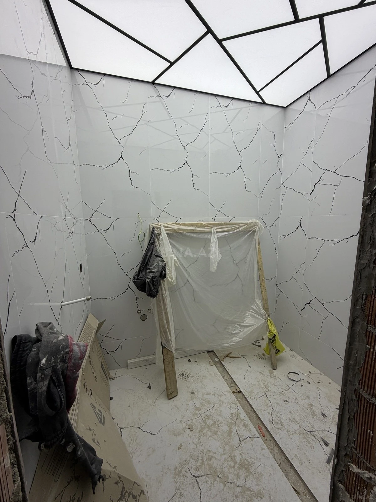 Satılır 3 otaqlı mənzil 103 m²