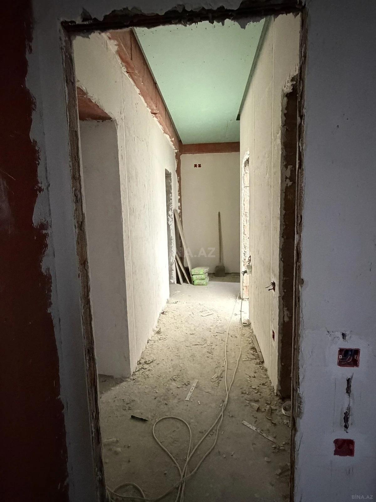 Satılır 3 otaqlı mənzil 103 m²