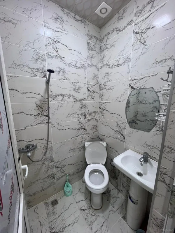 Kirayə verilir 2 otaqlı mənzil 60 m²