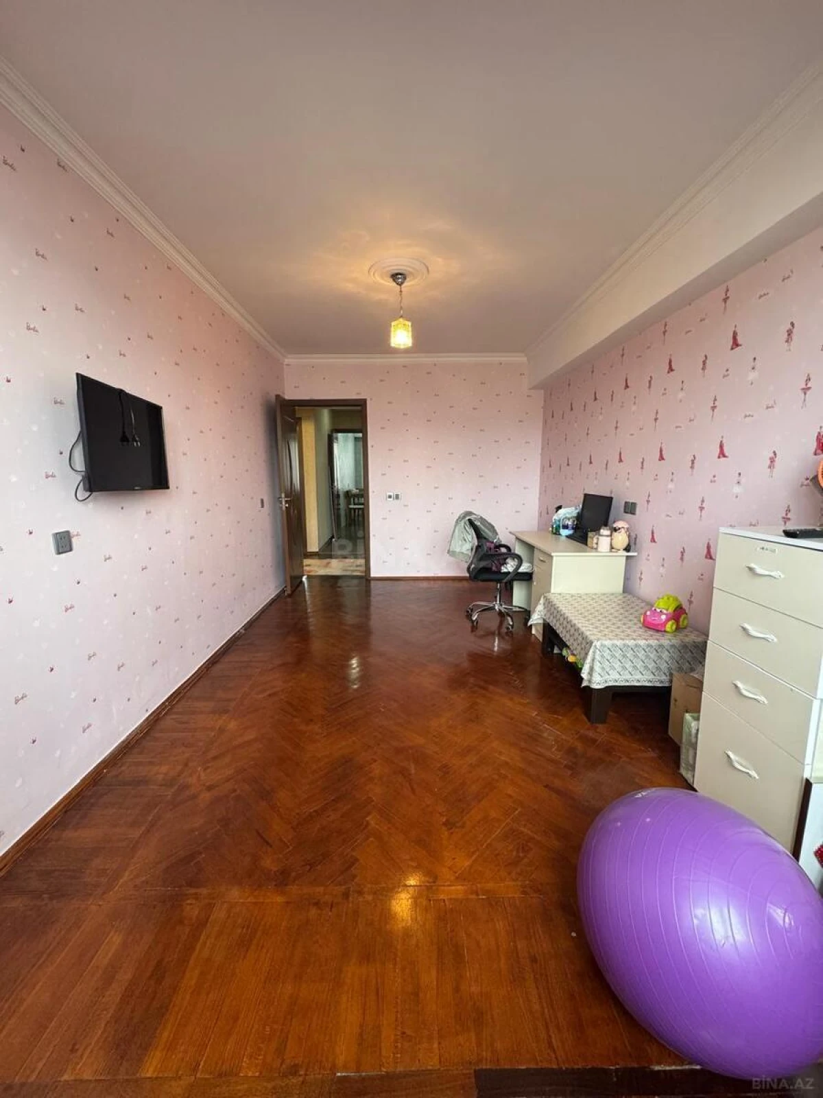 Satılır 6 otaqlı mənzil 180 m²