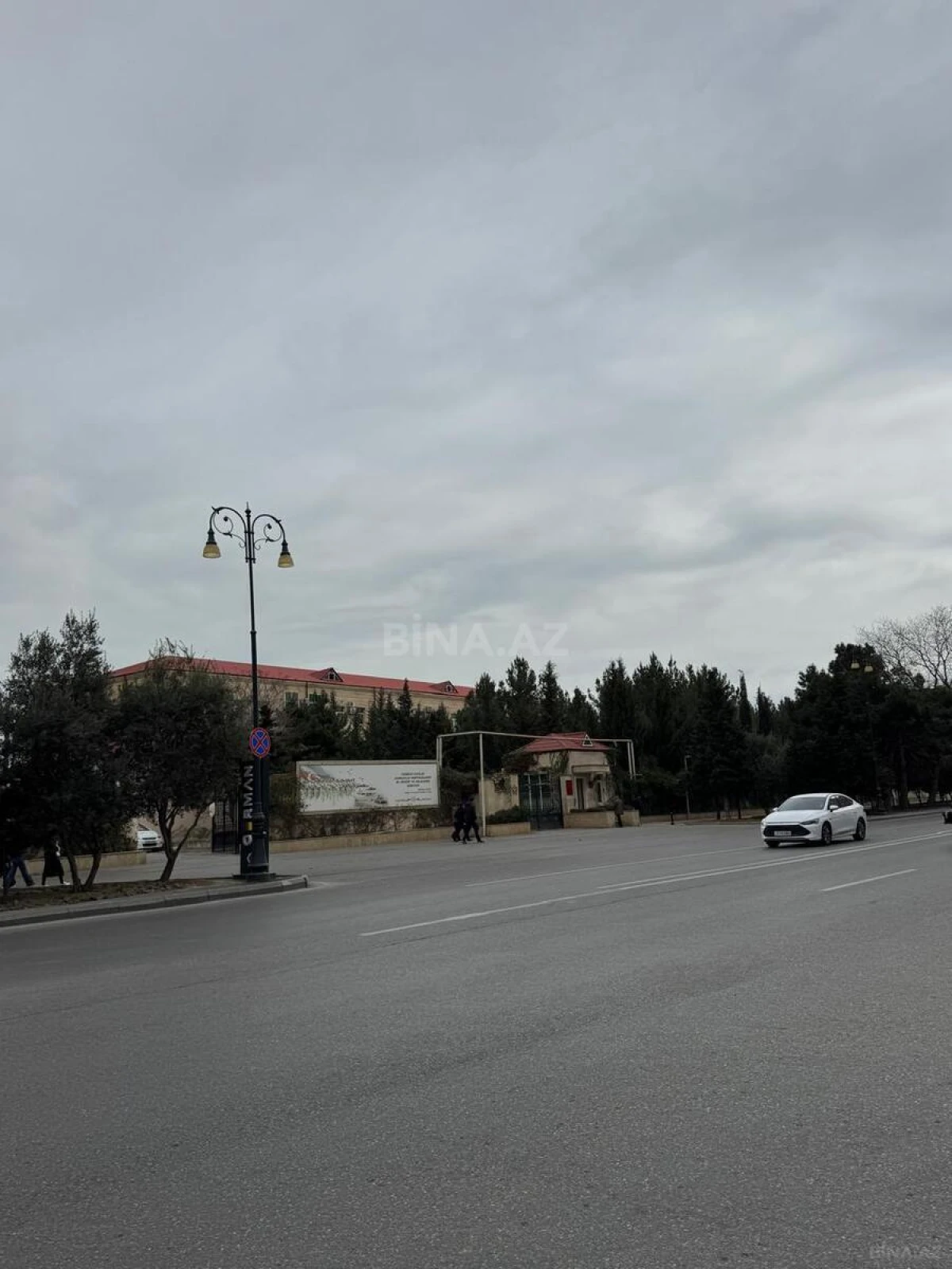 Satılır 6 otaqlı mənzil 180 m²