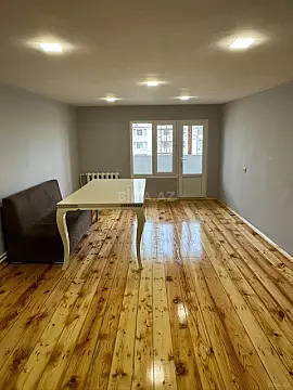 Satılır 6 otaqlı mənzil 180 m²