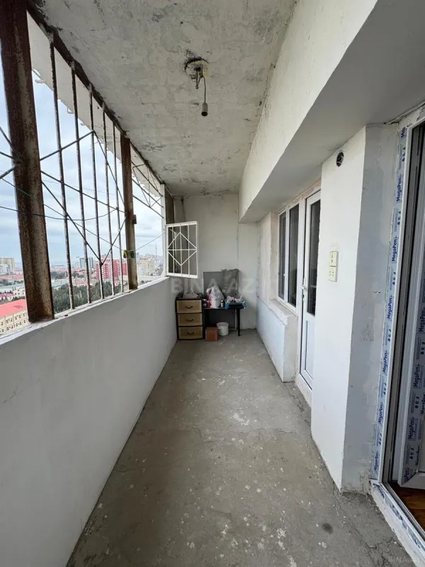Satılır 6 otaqlı mənzil 180 m²