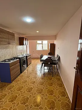 Satılır 6 otaqlı mənzil 180 m²