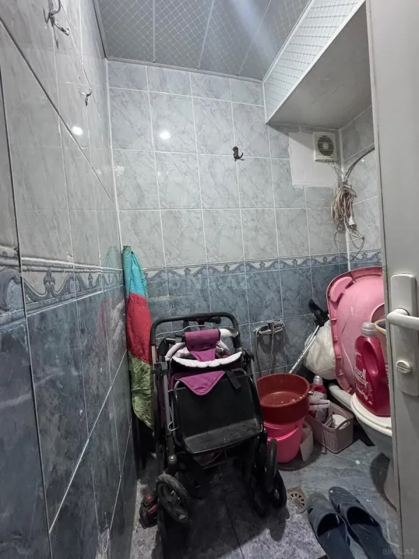 Satılır 6 otaqlı mənzil 180 m²