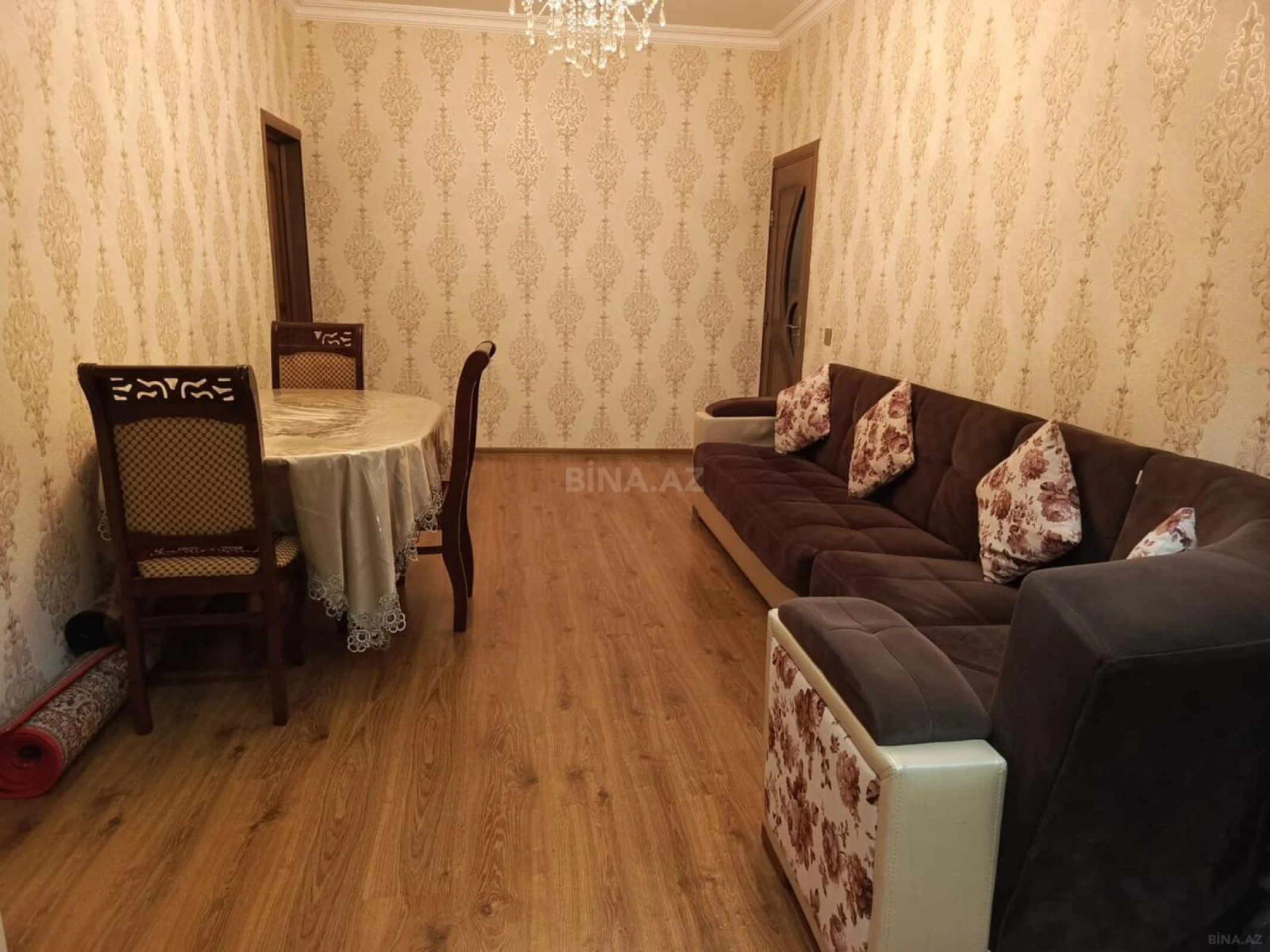 Satılır 5 otaqlı mənzil 120 m²