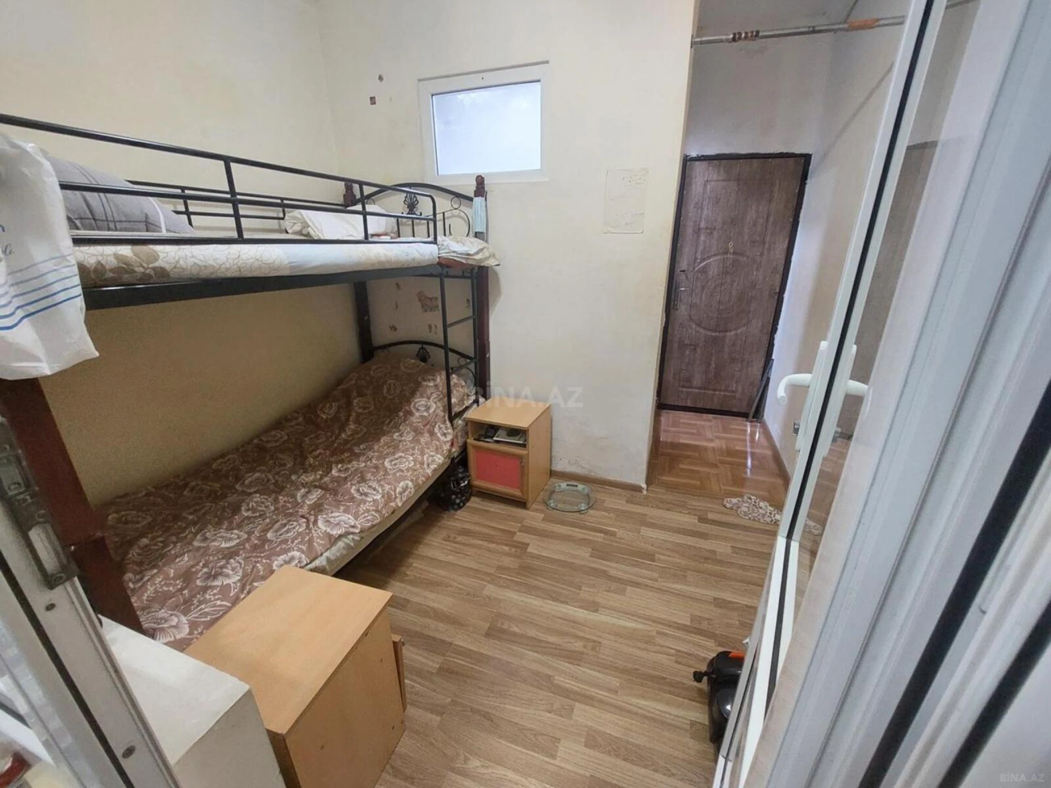 Satılır 5 otaqlı mənzil 120 m²