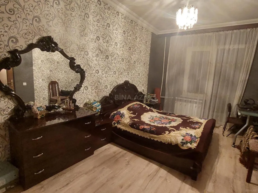 Satılır 5 otaqlı mənzil 120 m²
