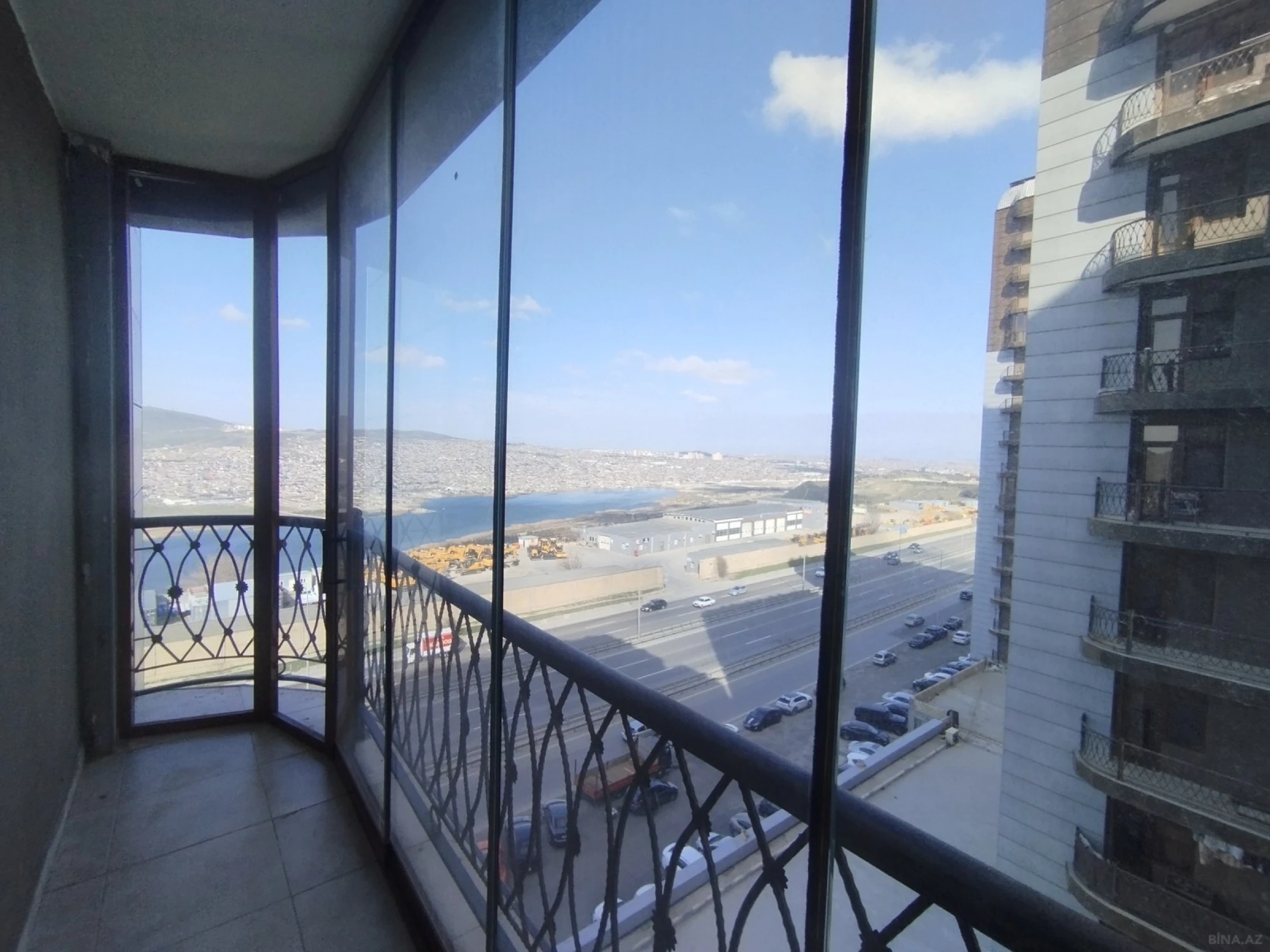 Kirayə verilir 3 otaqlı mənzil 120 m²