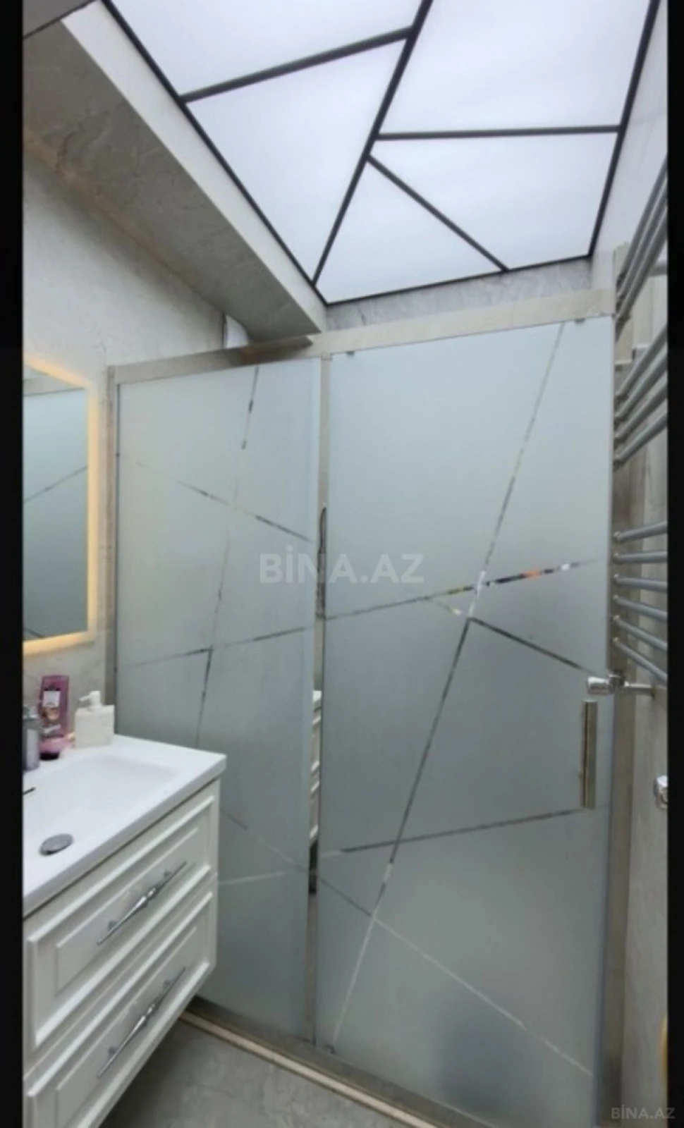 Satılır 3 otaqlı mənzil 105 m²