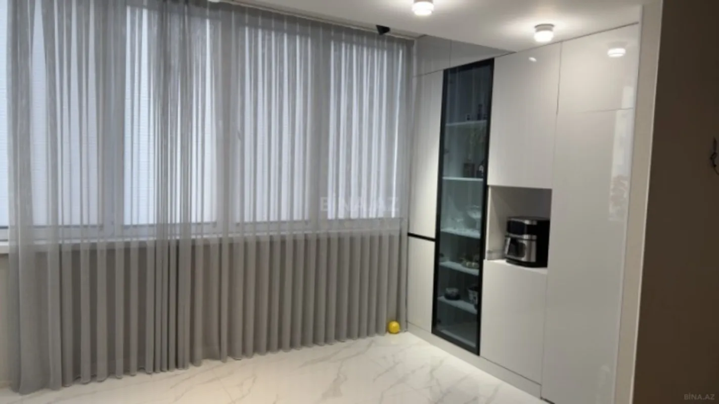 Satılır 3 otaqlı mənzil 105 m²