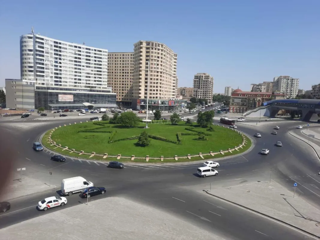 Satılır 3 otaqlı mənzil 105 m²