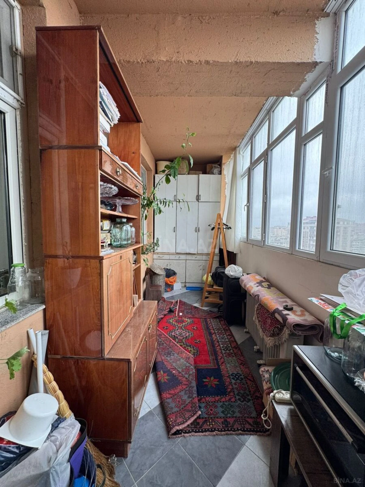 Satılır 4 otaqlı mənzil 132 m²