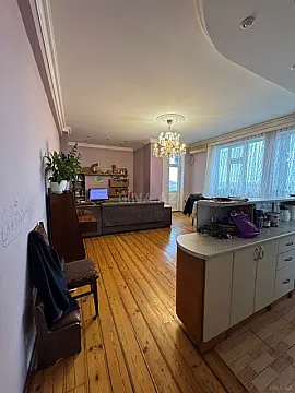 Satılır 4 otaqlı mənzil 132 m²