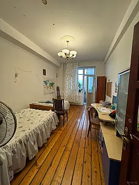 Satılır 4 otaqlı mənzil 132 m²