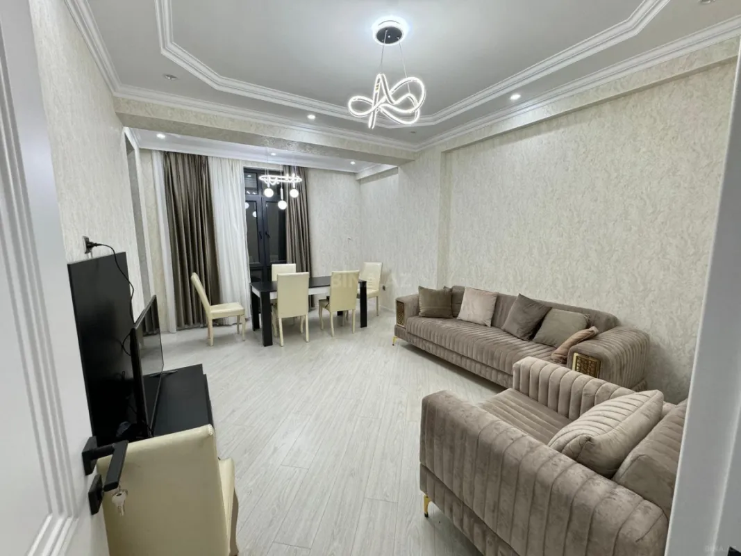 Kirayə verilir 2 otaqlı mənzil 70 m²