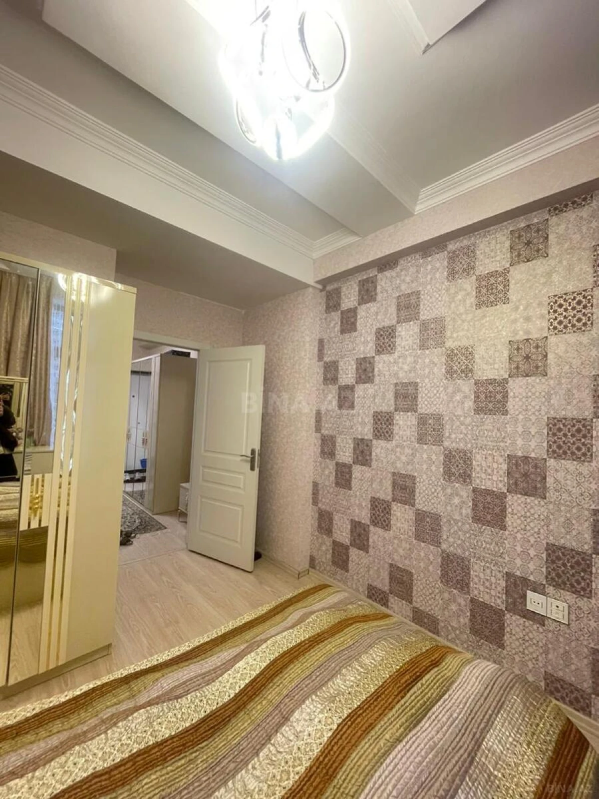 Satılır 2 otaqlı mənzil 58 m²