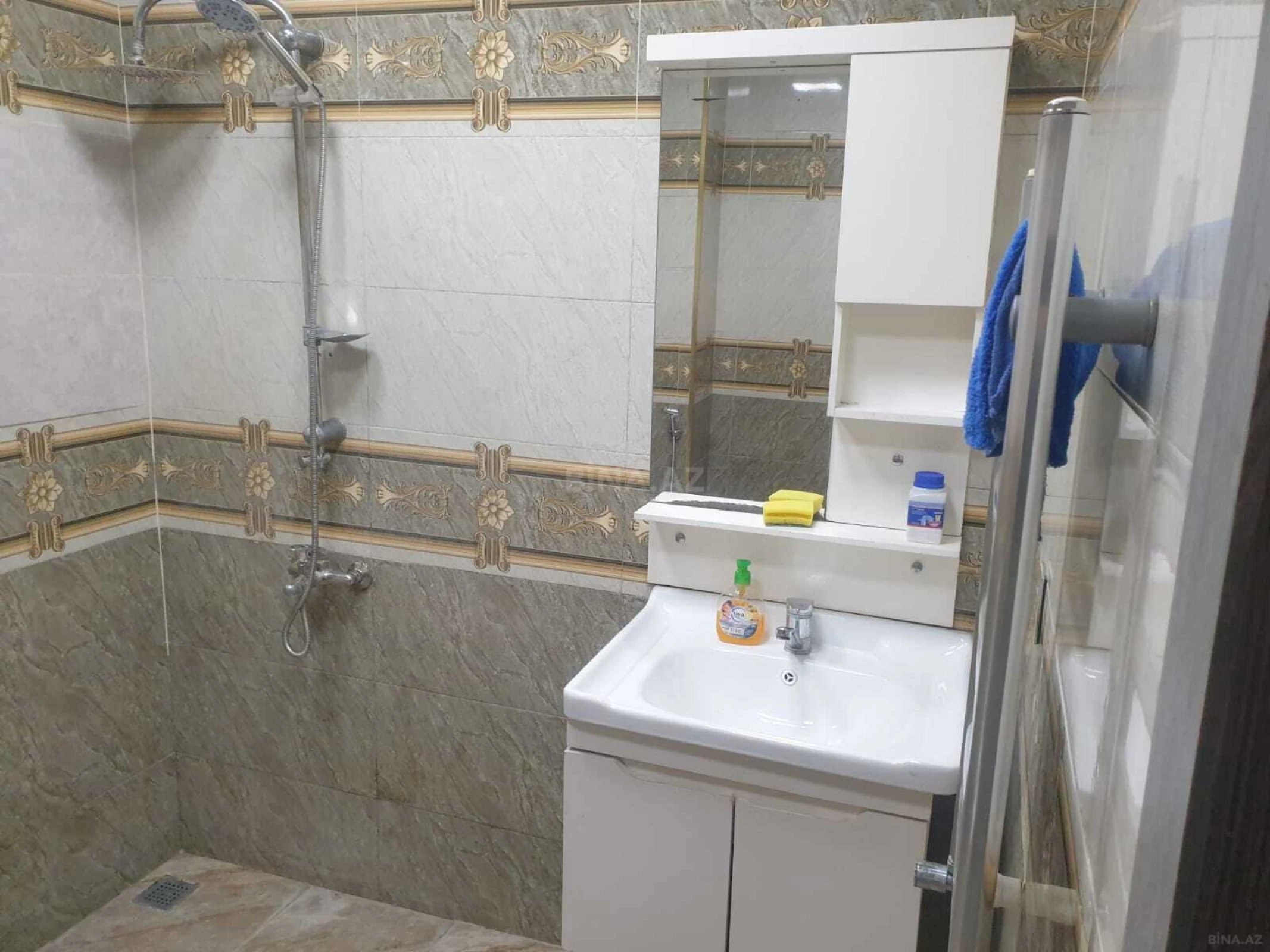 Kirayə verilir 2 otaqlı mənzil 60 m²
