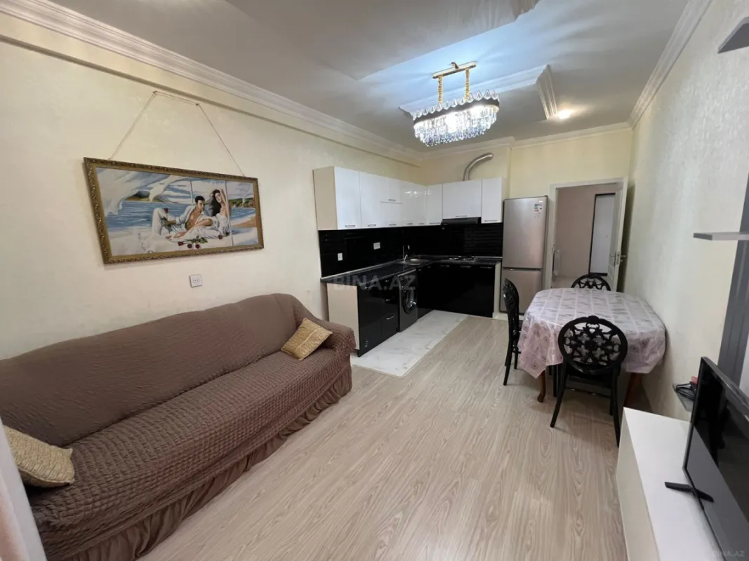 Satılır 2 otaqlı mənzil 77 m²