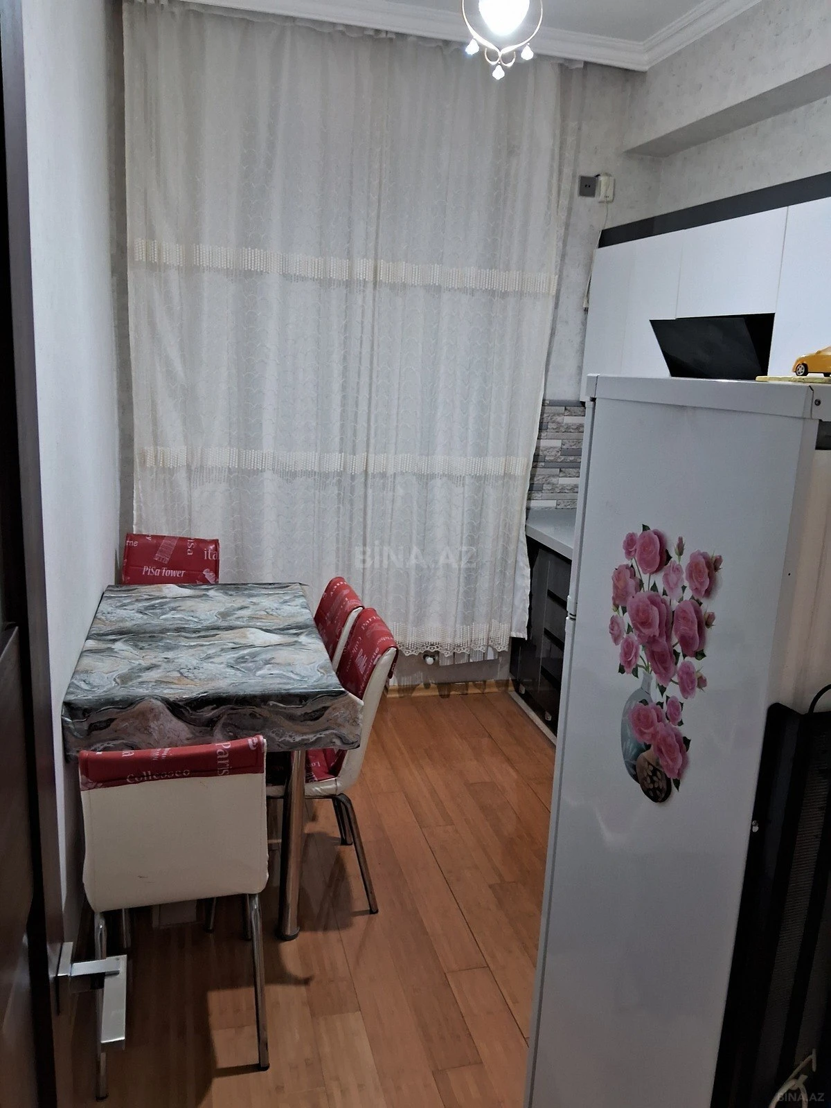 Kirayə verilir 2 otaqlı mənzil 63 m²